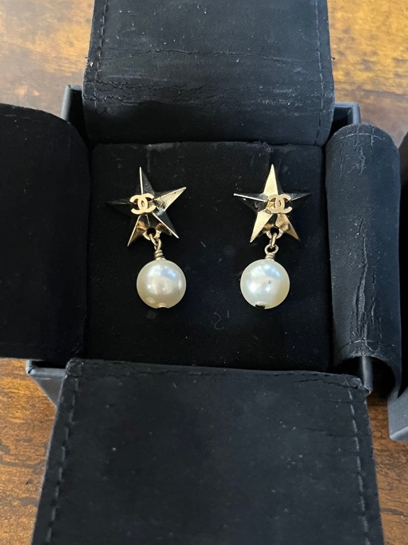 CHANEL 星　ピアス　両耳