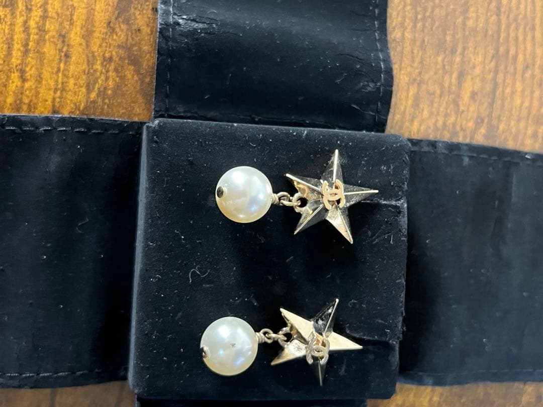 CHANEL 星　ピアス　両耳