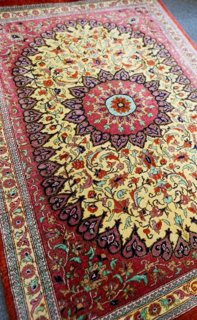 ペルシャ絨毯 クム産 シルク100％ 80×58cm　ムハマド房