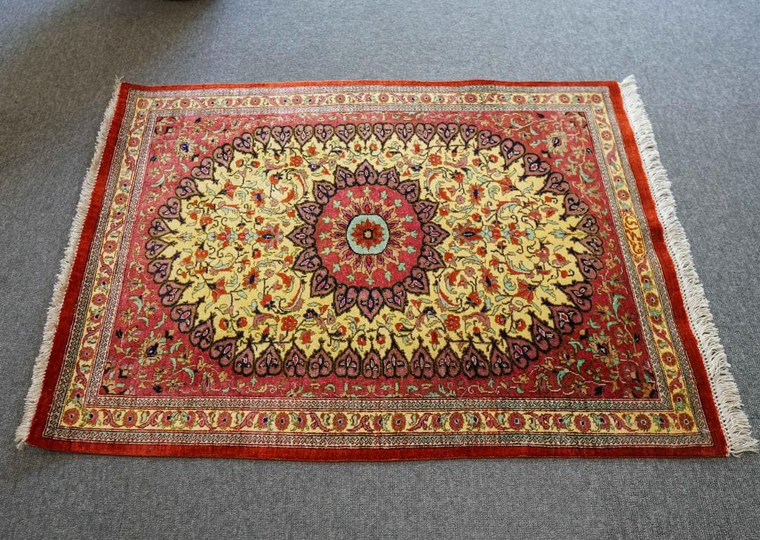 ペルシャ絨毯 クム産 シルク100％ 80×58cm　ムハマド房