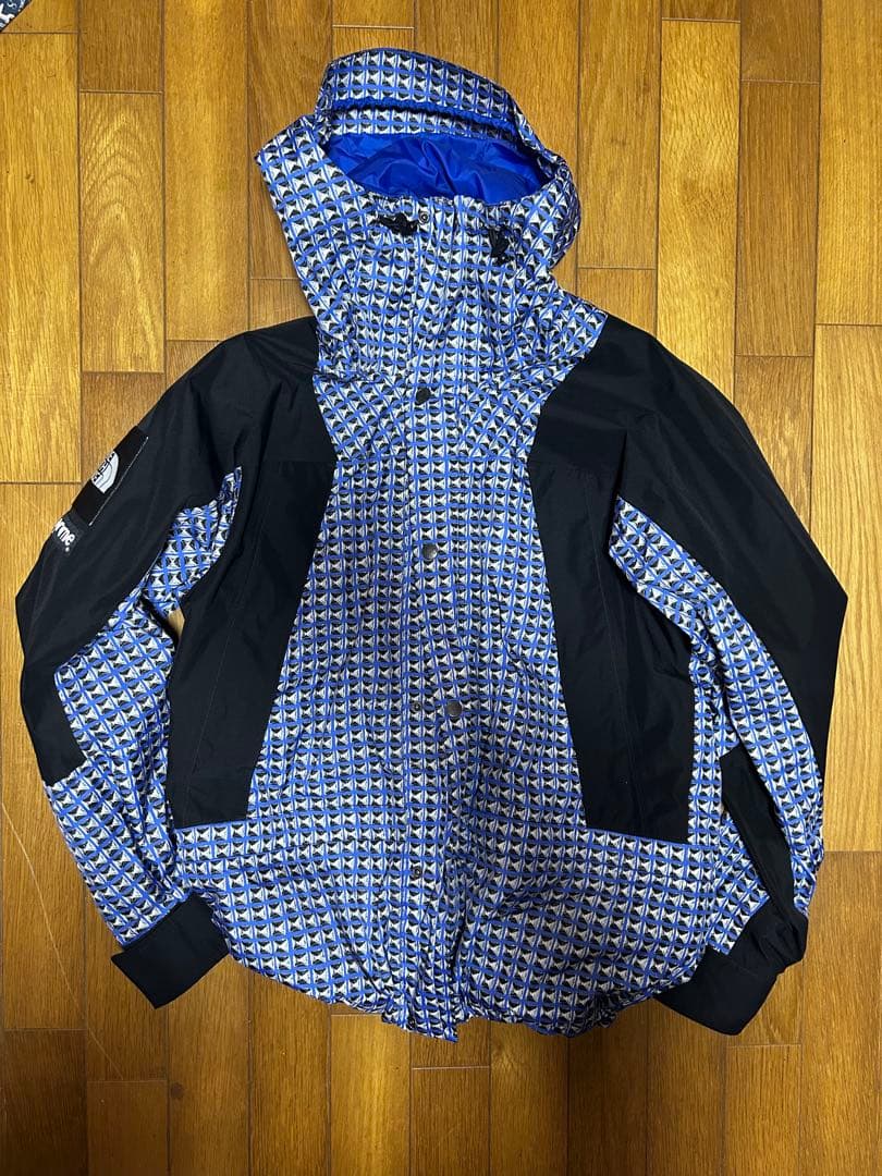 kvibaba着用　supreme×northface スタッズシェルジャケット