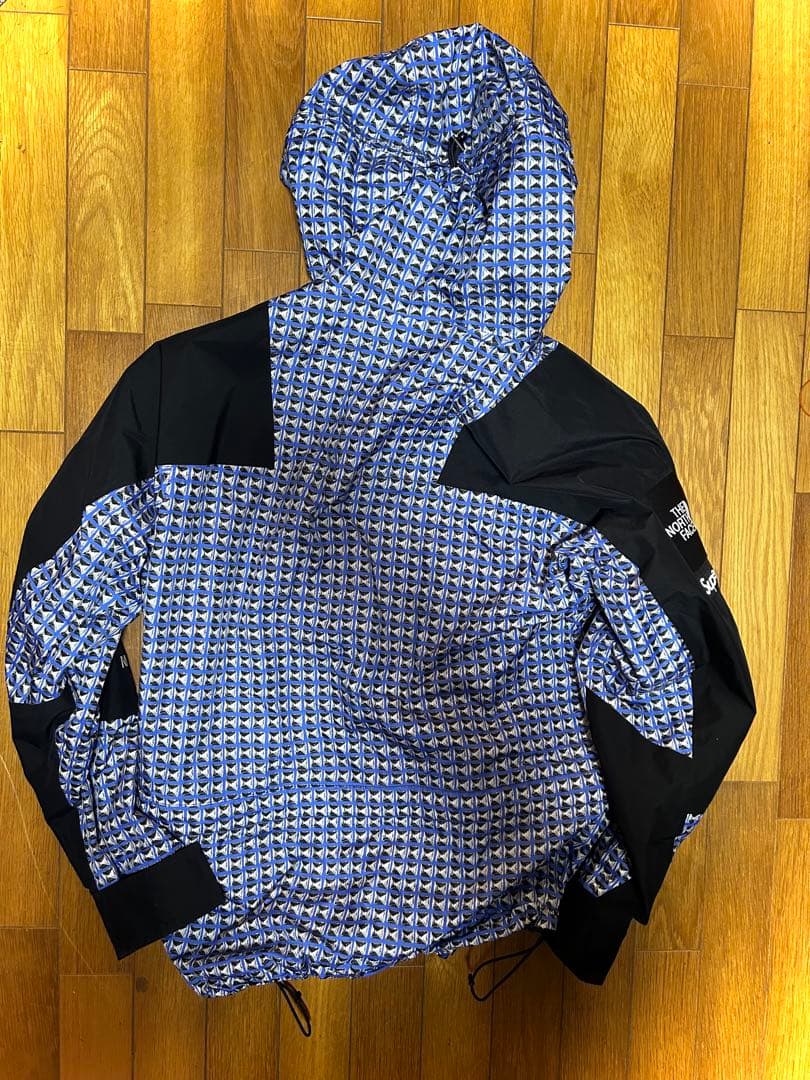 kvibaba着用　supreme×northface スタッズシェルジャケット