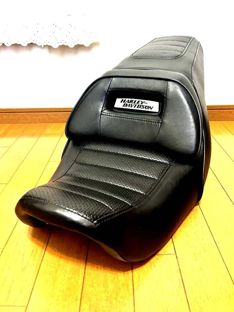 ハーレーダビッドソン純正シート、ダイナ、ダイナローライダー　美品