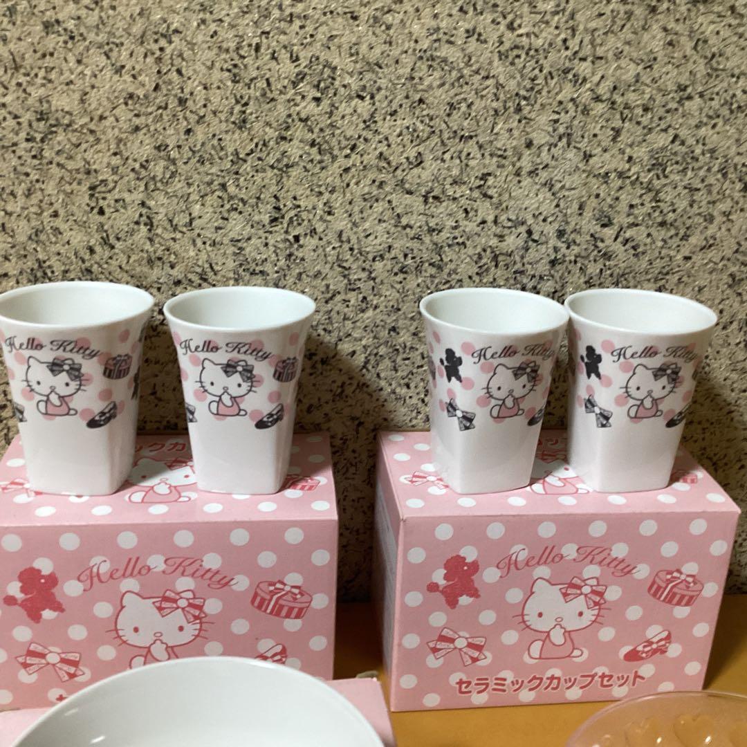 3057ハローキティピンクリボン食器セット