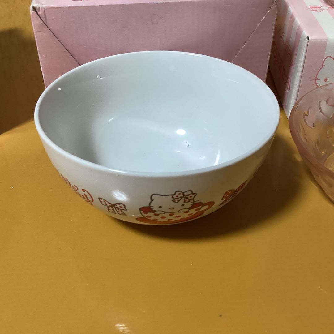 3057ハローキティピンクリボン食器セット