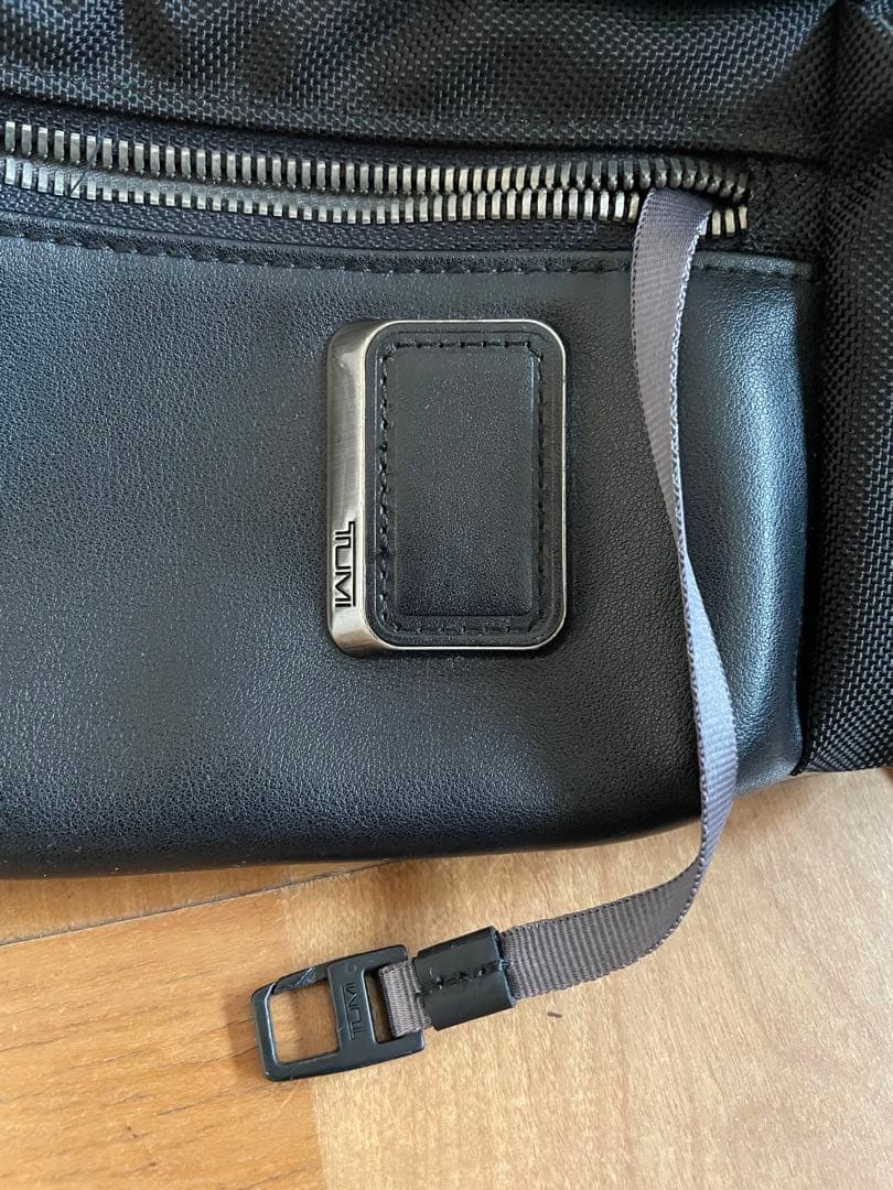 トゥミ TUMI アルファ ブラボー ブラック 232399Dボディバッグ