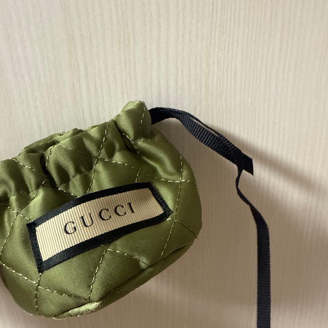 GUCCI ハート型ヘアクリップ