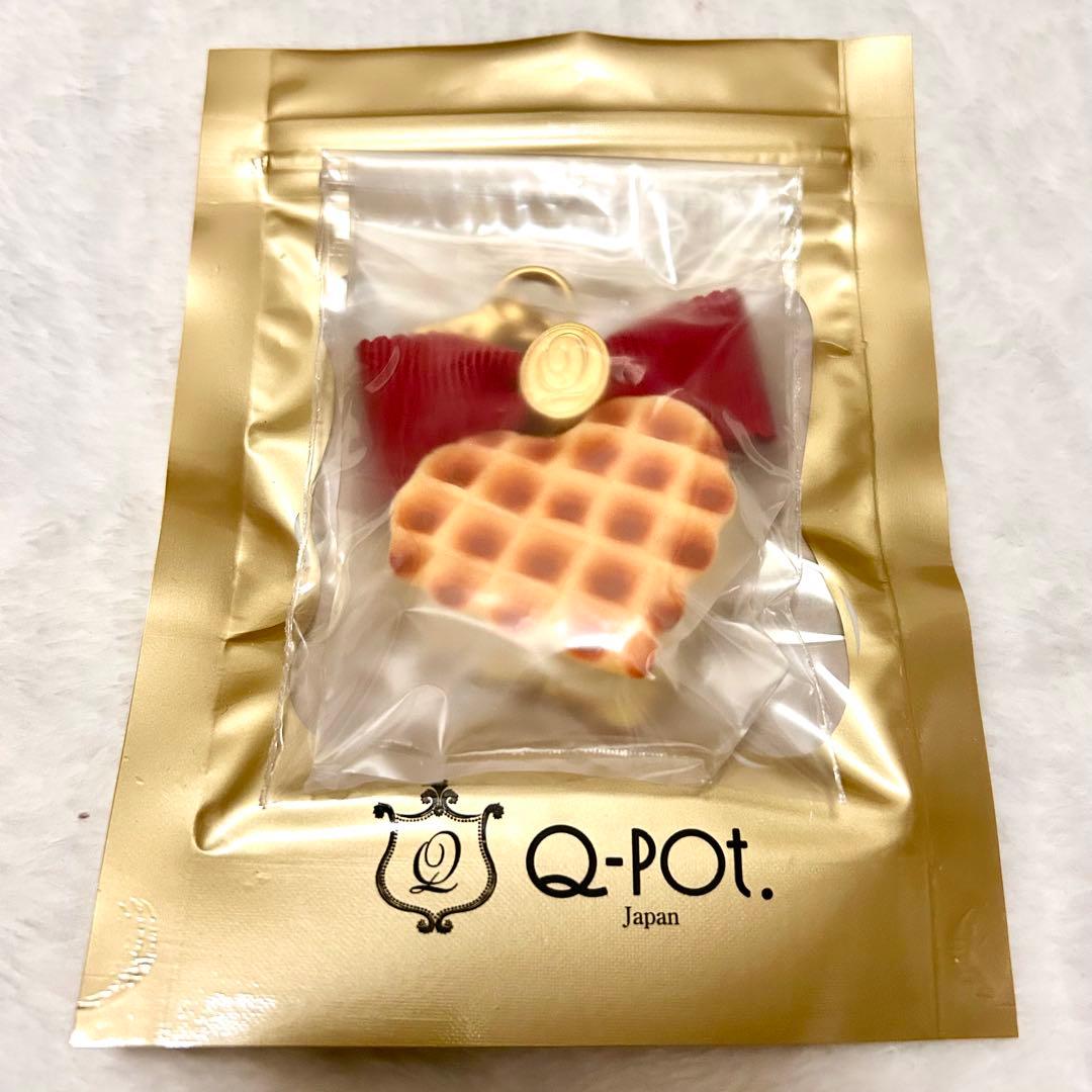 Q-pot. バターミルクワッフル　バッグチャーム