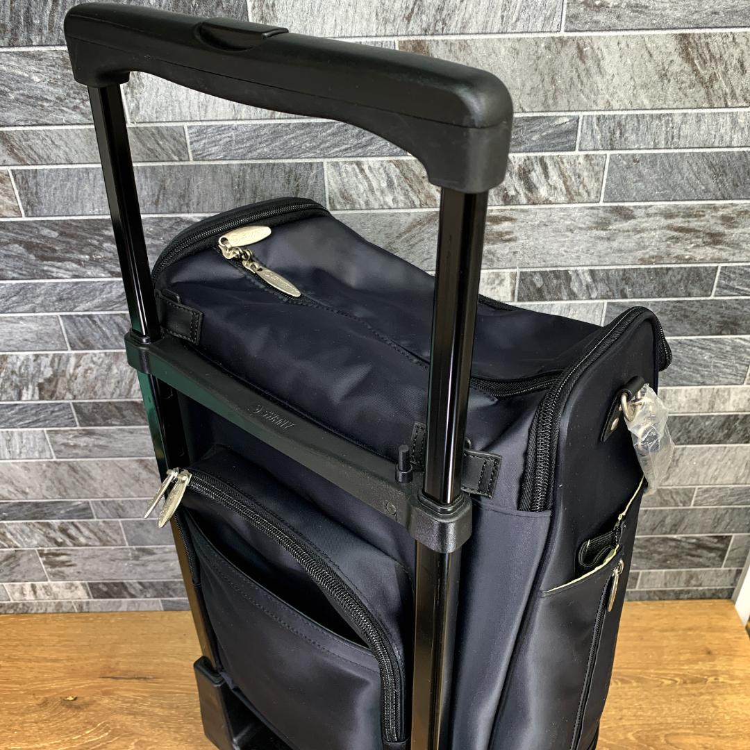 Shige　美品　スワニー ジップ　4輪　キャリーバッグ　車輪ストッパー付