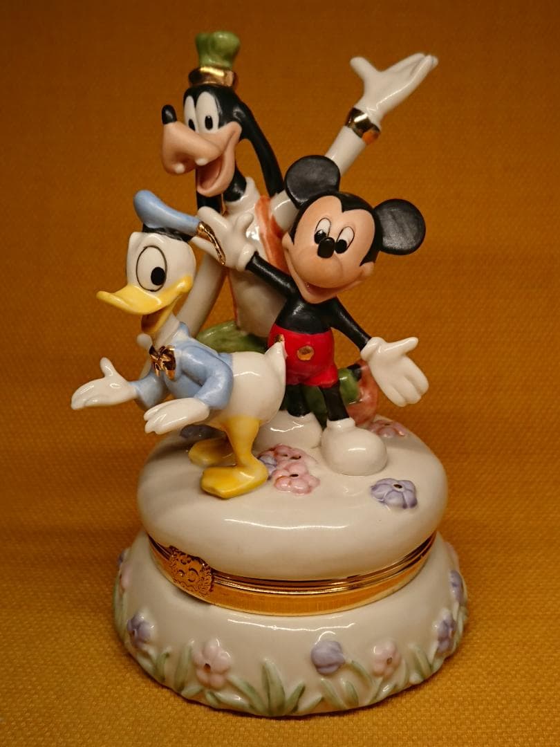 【美品】ミッキー　レノックス　宝箱　置物　インテリア　工芸品　美術品　A3275