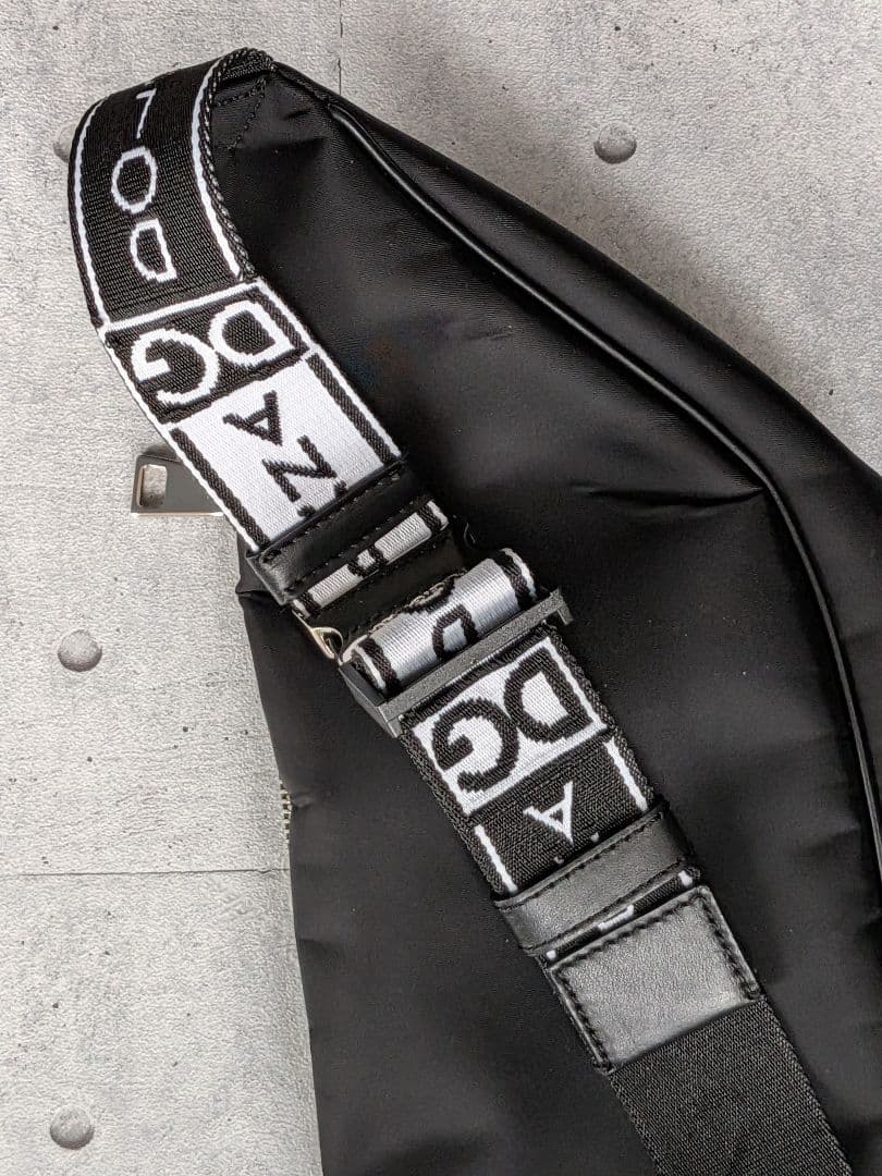 DOLCE＆GABBANA ドルチェ＆ガッバーナ 黒ボディバッグ ウエストバッグ