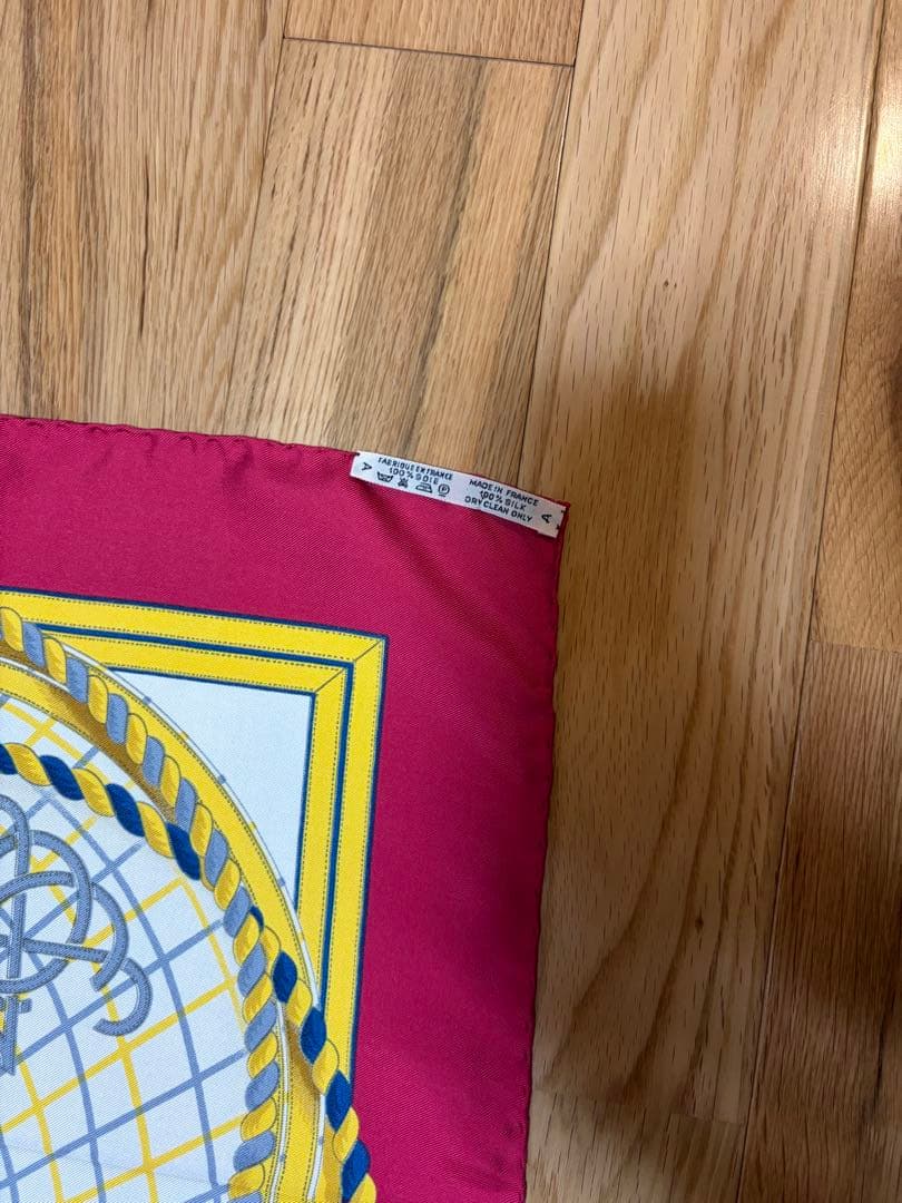 HERMES エルメス スカーフ カレ