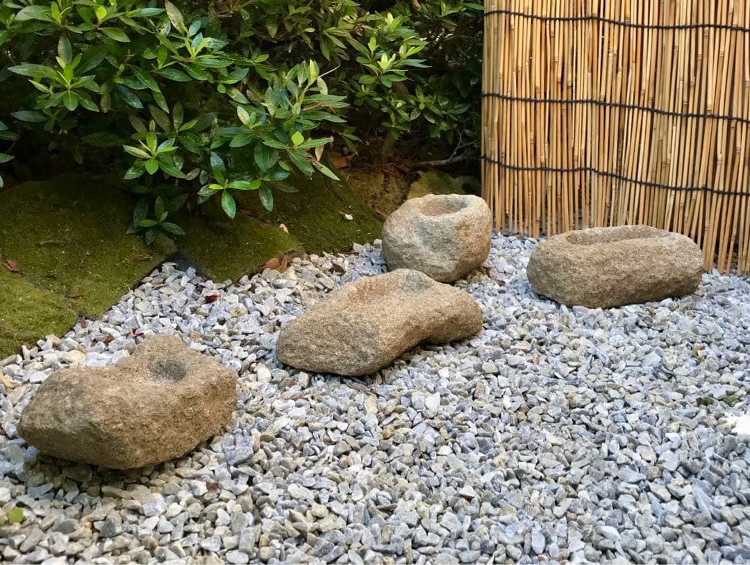 【天然自然石・石鉢・苔鉢・寄せ植え鉢・多肉植物鉢４個】庭石オブジェ造園水石天然石