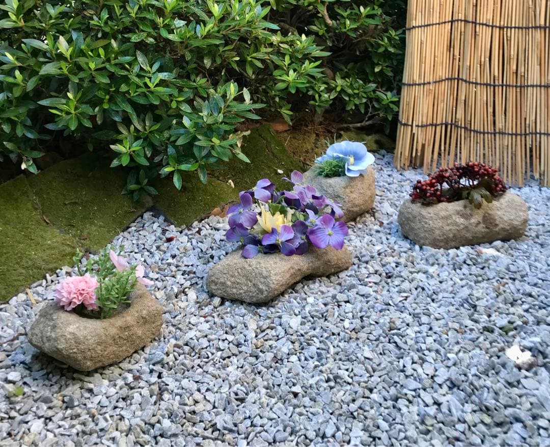 【天然自然石・石鉢・苔鉢・寄せ植え鉢・多肉植物鉢４個】庭石オブジェ造園水石天然石