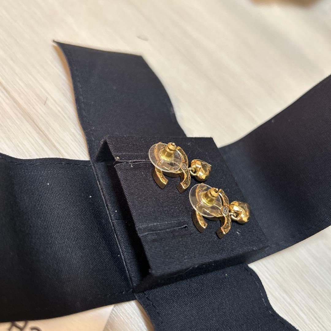 ア*ラ様 CHANEL CCロゴ ハート ピアス