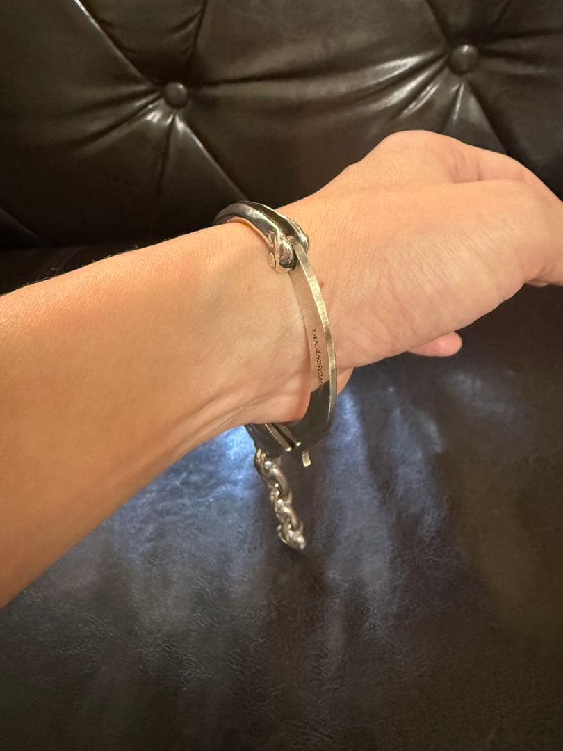 アクセサリー soloistbone shaped handcuffs bracelet.