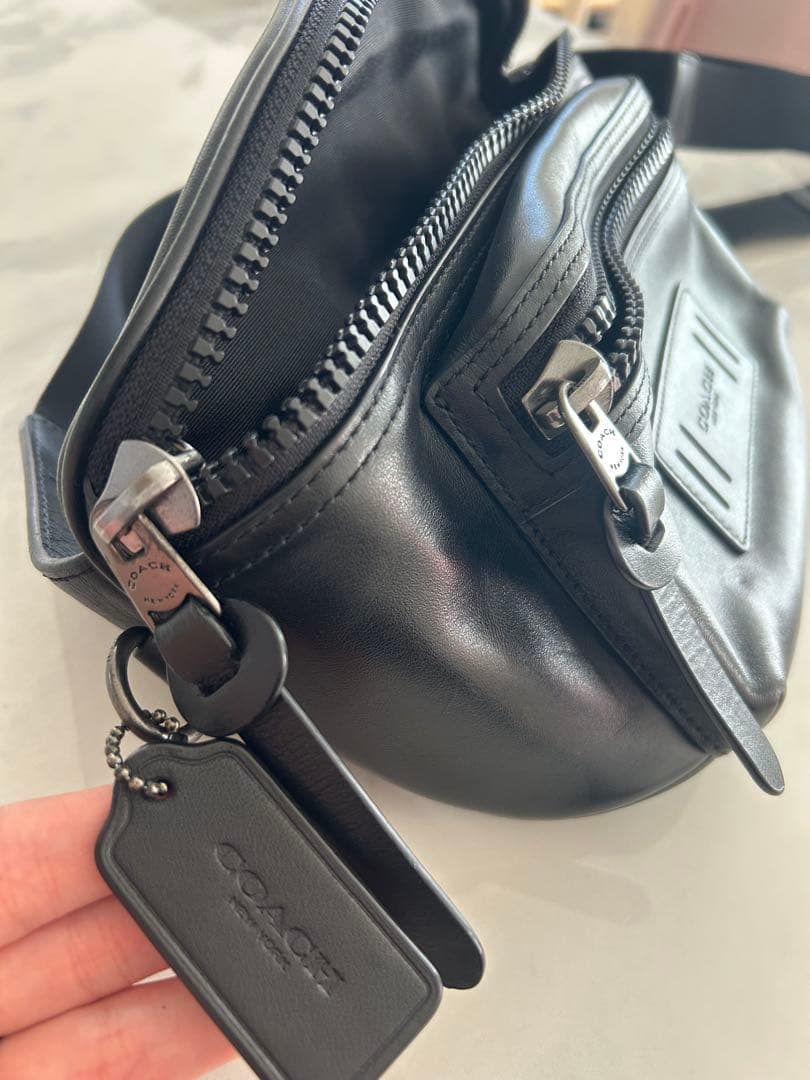 人気⭐︎COACH コーチ F75776 レザー ボディバッグ 黒 ロゴ型押し