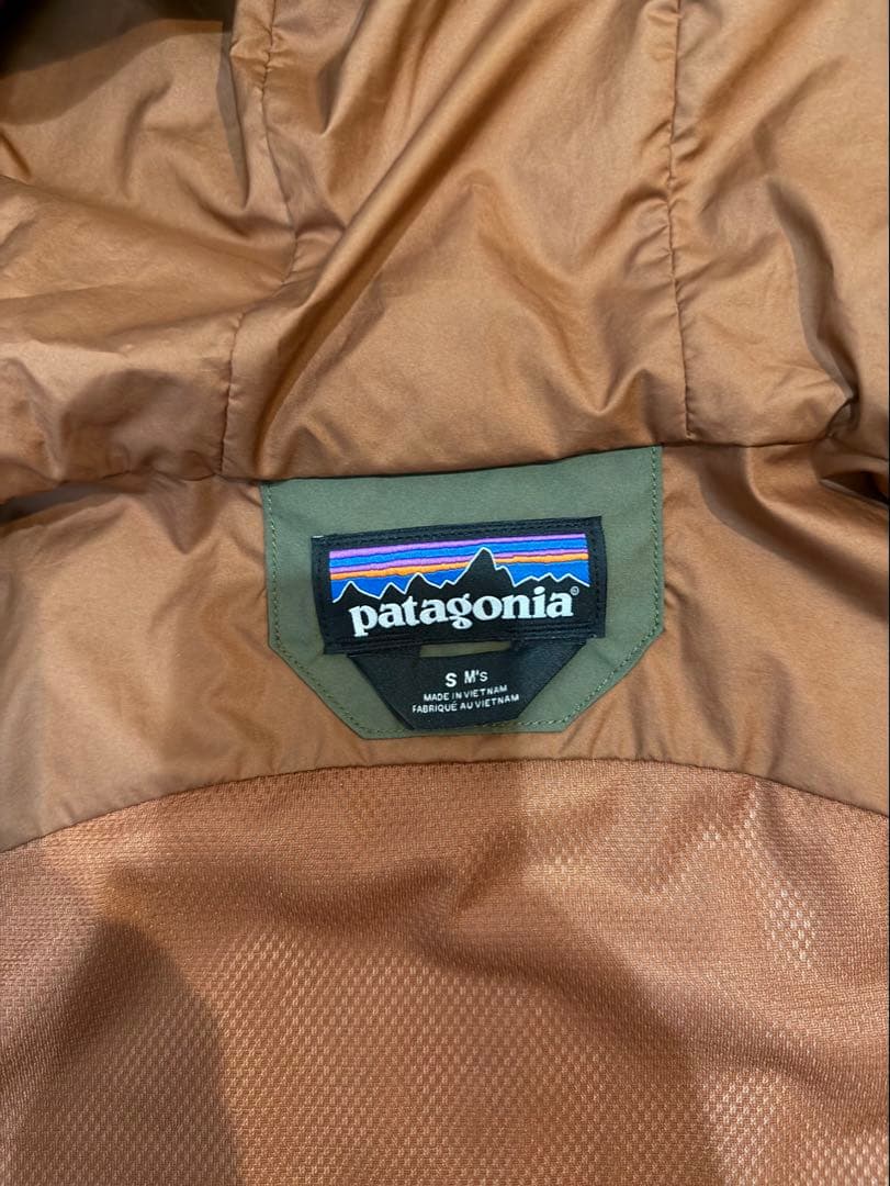 Patagonia 防水ジャケット フード付き