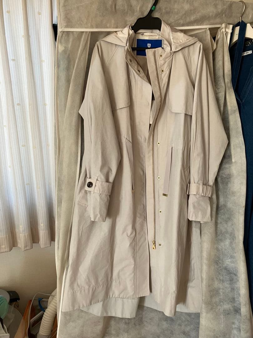 ブルーレーベルクレストブリッジベージュ フード付きロングコート新品