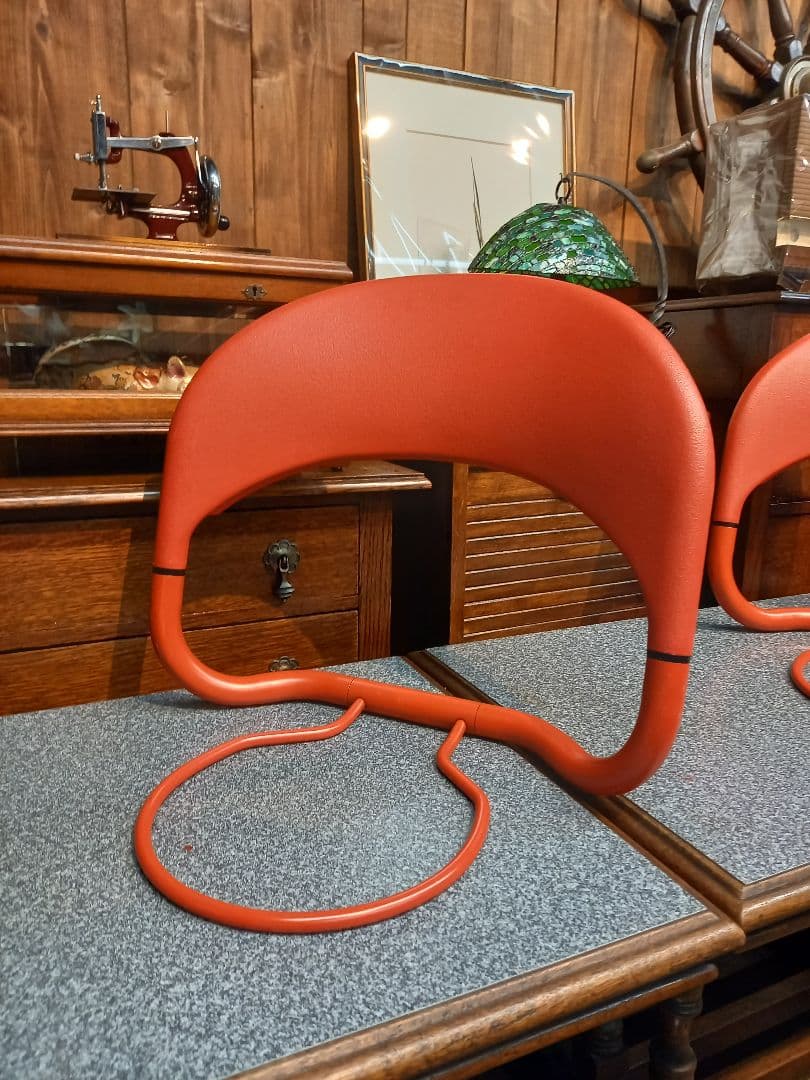 1980s　ポストモダン　デザイン　レッド　カラー　フロアチェア　２脚