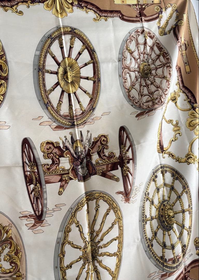 エルメス　カレ90 Roues de Canon 大砲の車輪 ベージュ　スカーフ