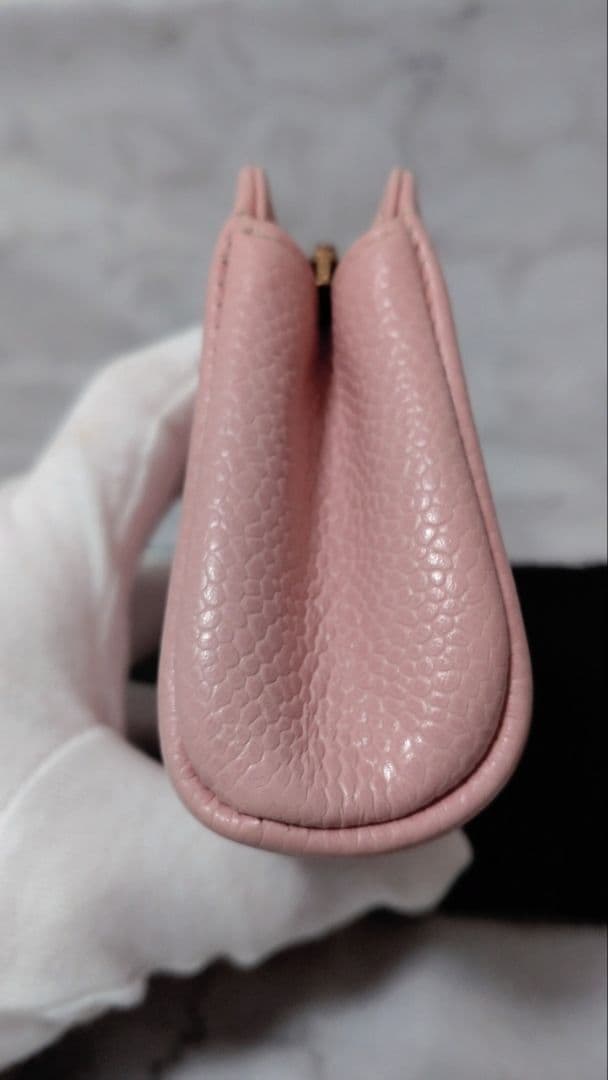 CHANEL ピンクレザーポーチ