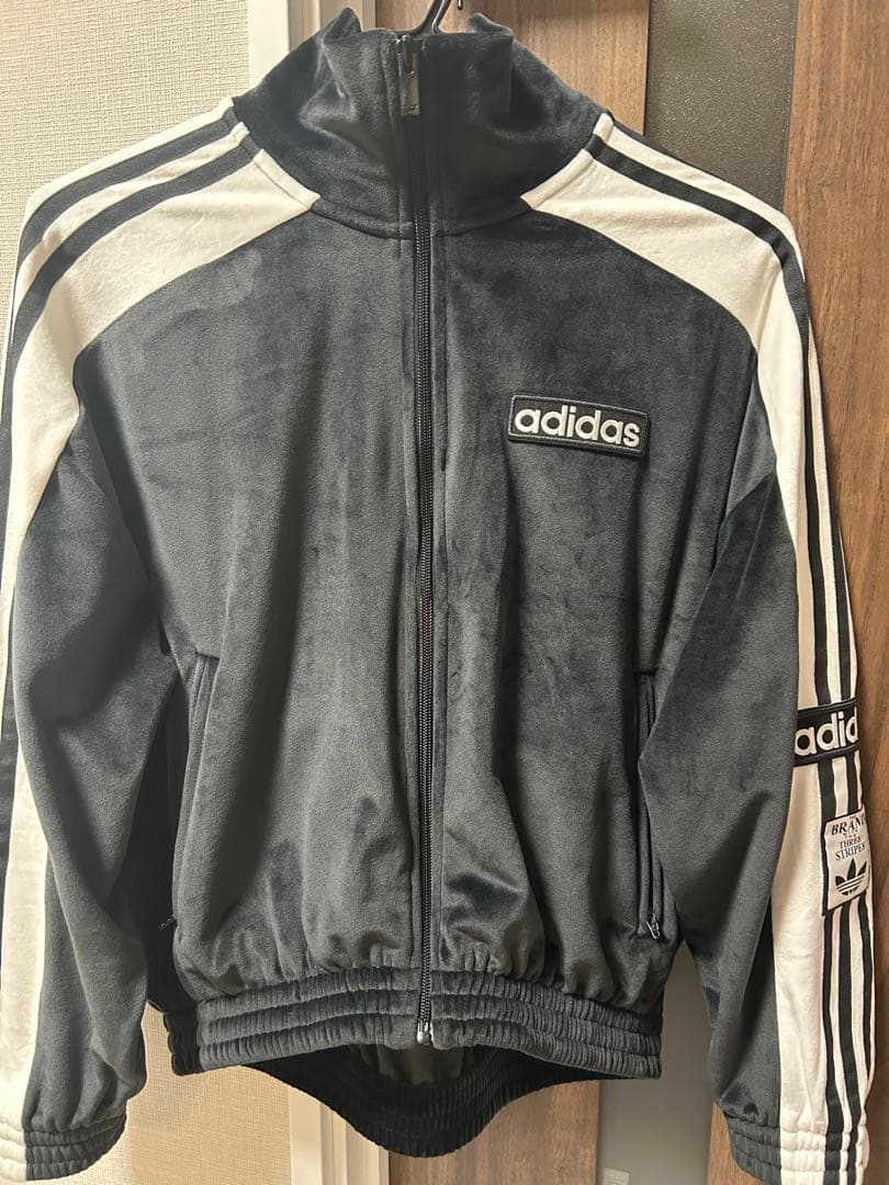 アディダス W ADIBREAK VELOUR TT