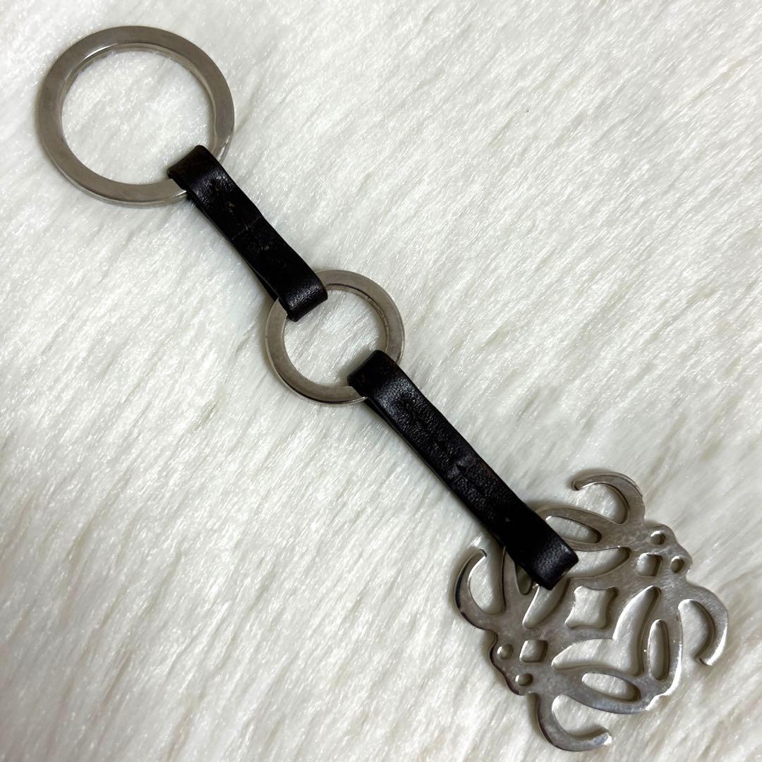 LOEWE ロエベ アナグラム チャーム シルバー金具 キーリング