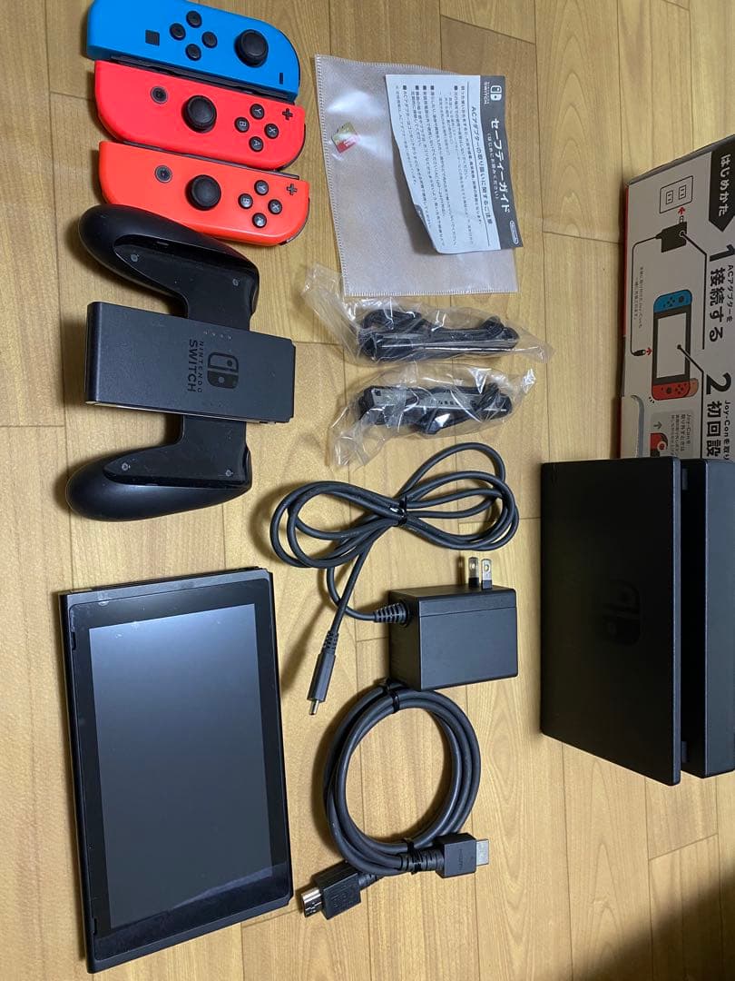 M*u様 Nintendo Switch 本体 青/赤 Joy-Con