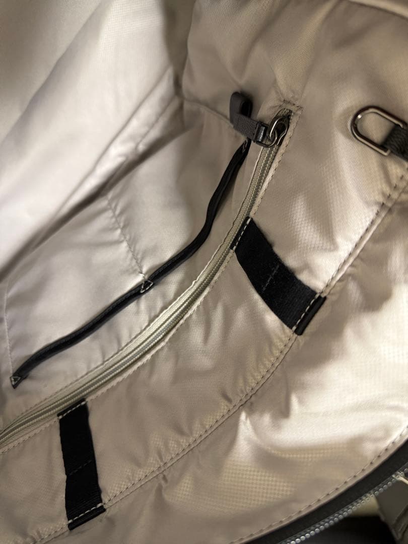 TUMI ヴァレッタ　ラージトート　ブラック/ガンメタ　国内正規店購入