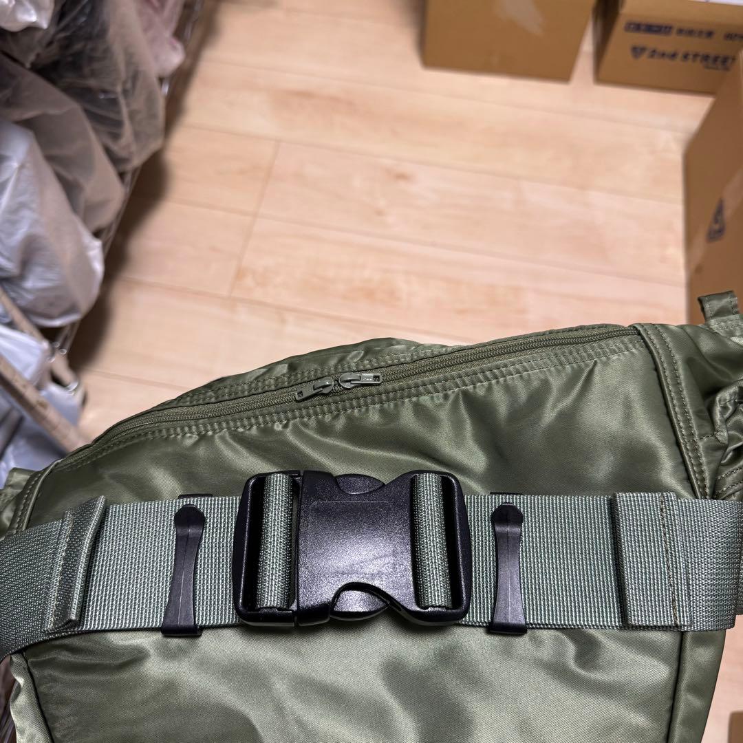 新品同様　PORTER ポーター タンカー ボディバッグ （L）　セージグリーン