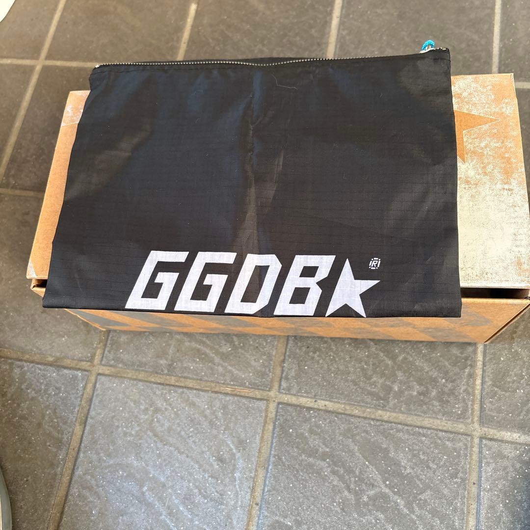 ゴールデングース　スニーカー 37