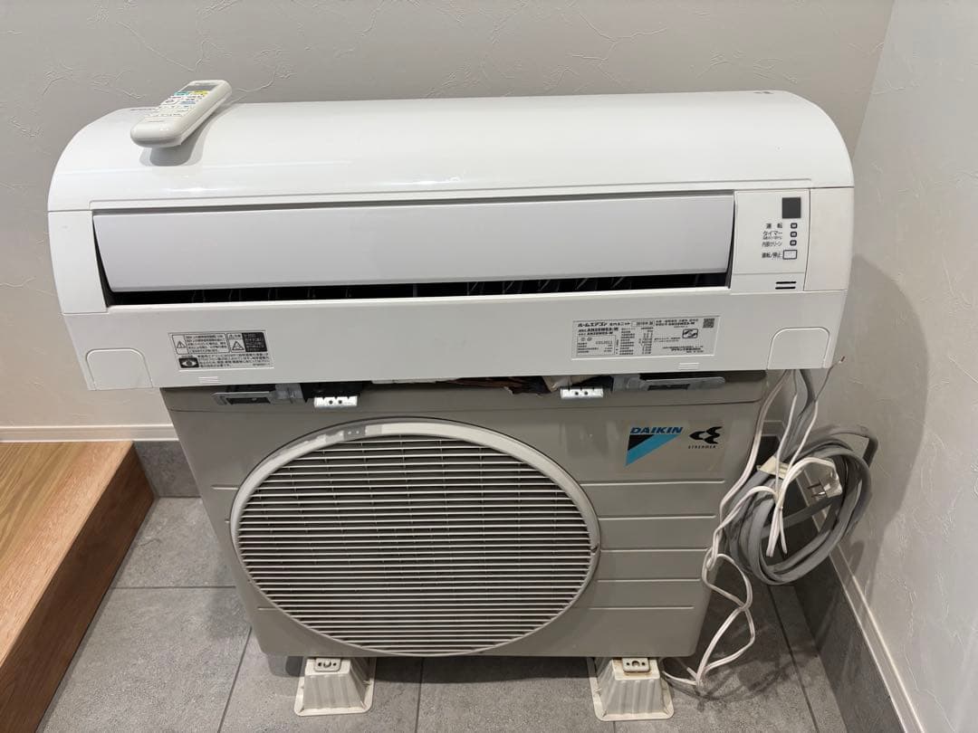 【たはや】DAIKINルームエアコンAN28WES-W 室内機室外機セット