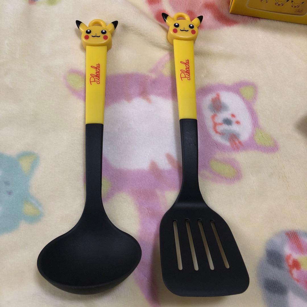 ポケモンセンター　ピカチュウ ホーロー片手鍋 18㎝　フライ返しほか