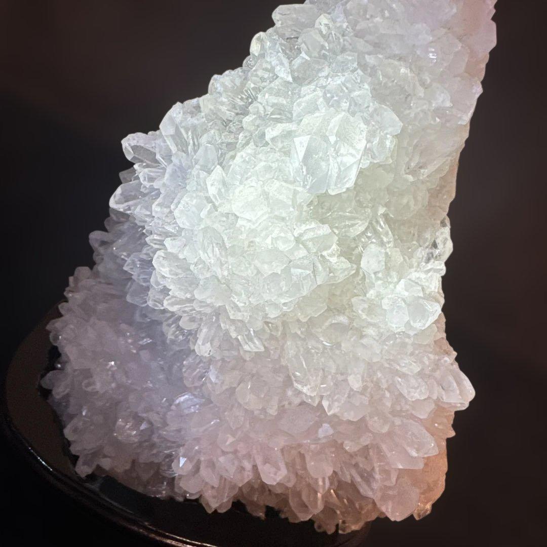 水晶 クラスター 大 台座付き