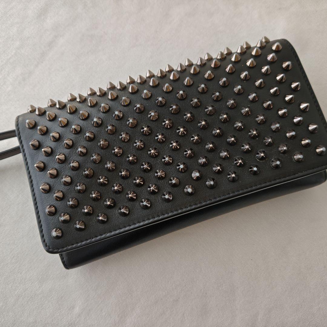 クリスチャンルブタン スタッズ マカロン フラップ 長財布 ブラック