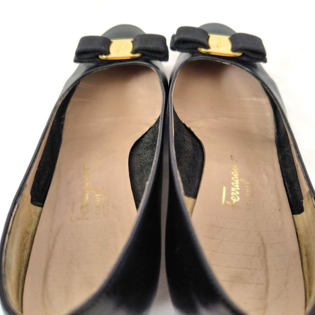 モデルサイズ☆良品❤フェラガモ【Ferragamo】ヴァラ パンプス 黒