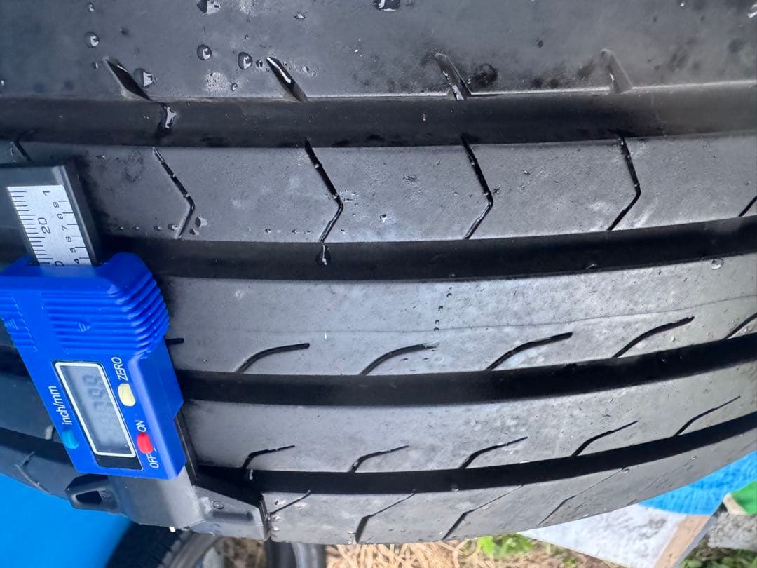 235/50R18 101V 夏1本BluEarth-RV03ヨコハマ23年