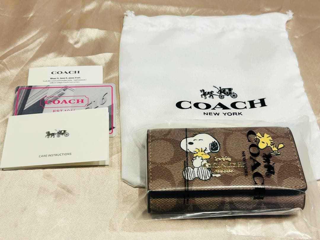 COACH コーチ スヌーピー キーケース ショッパー付き 新品未開封