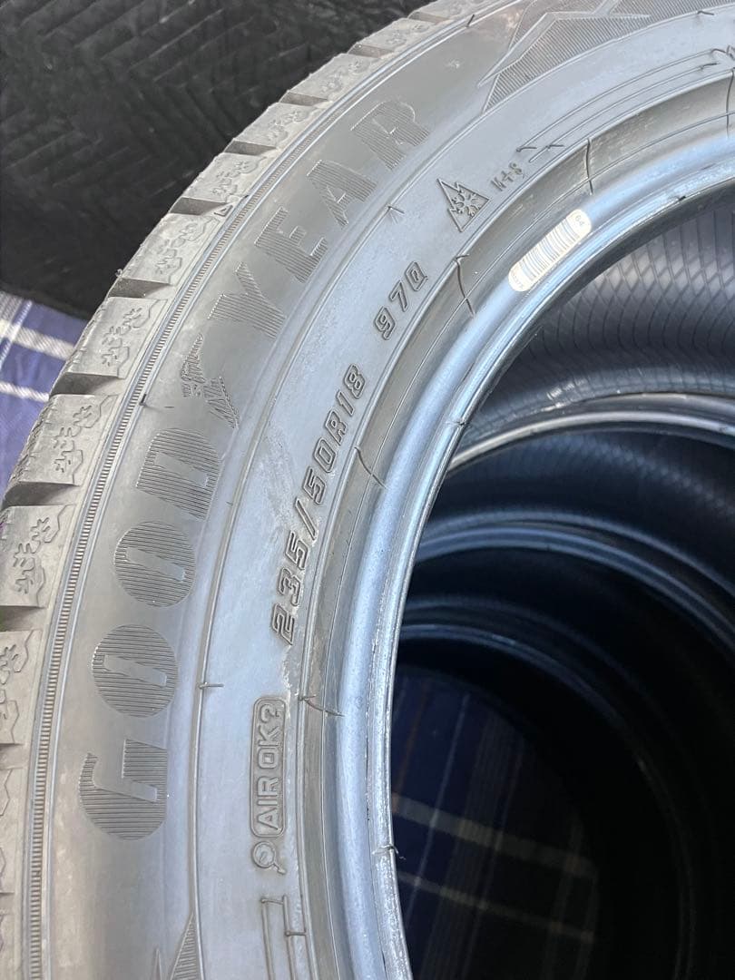 (超バリ山) 埼玉 235/50R18 GOODYEAR スタッドレス4本