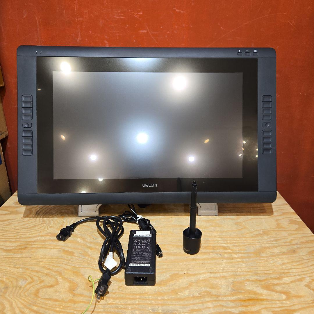 【C】Wacom 液晶タブレット Cintiq 22HD DTK-2200