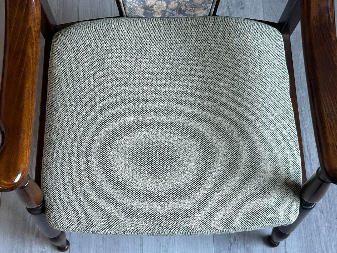 ④　リメイク品　尾州生地　ホワイト座面　カリモク　コロニアル　アームソファ　NI