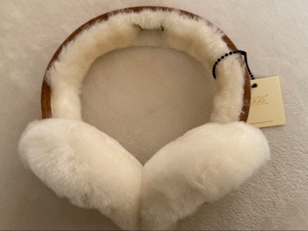 UGG ファー耳あて ホワイト・ブラウン