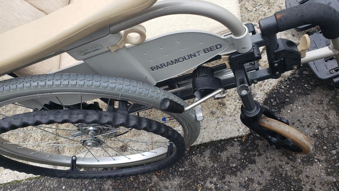 パラマウントベッド　車椅子 車いす KK-410W
