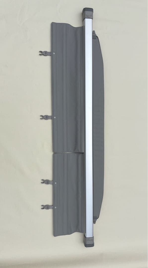 前期プリウスα5人乗　純正トノカバー