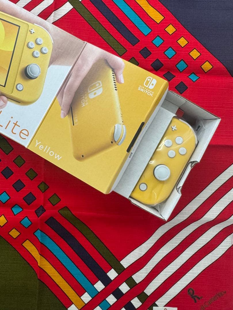 ★新品未使用★Nintendo Switch Lite イエロー/Yellow