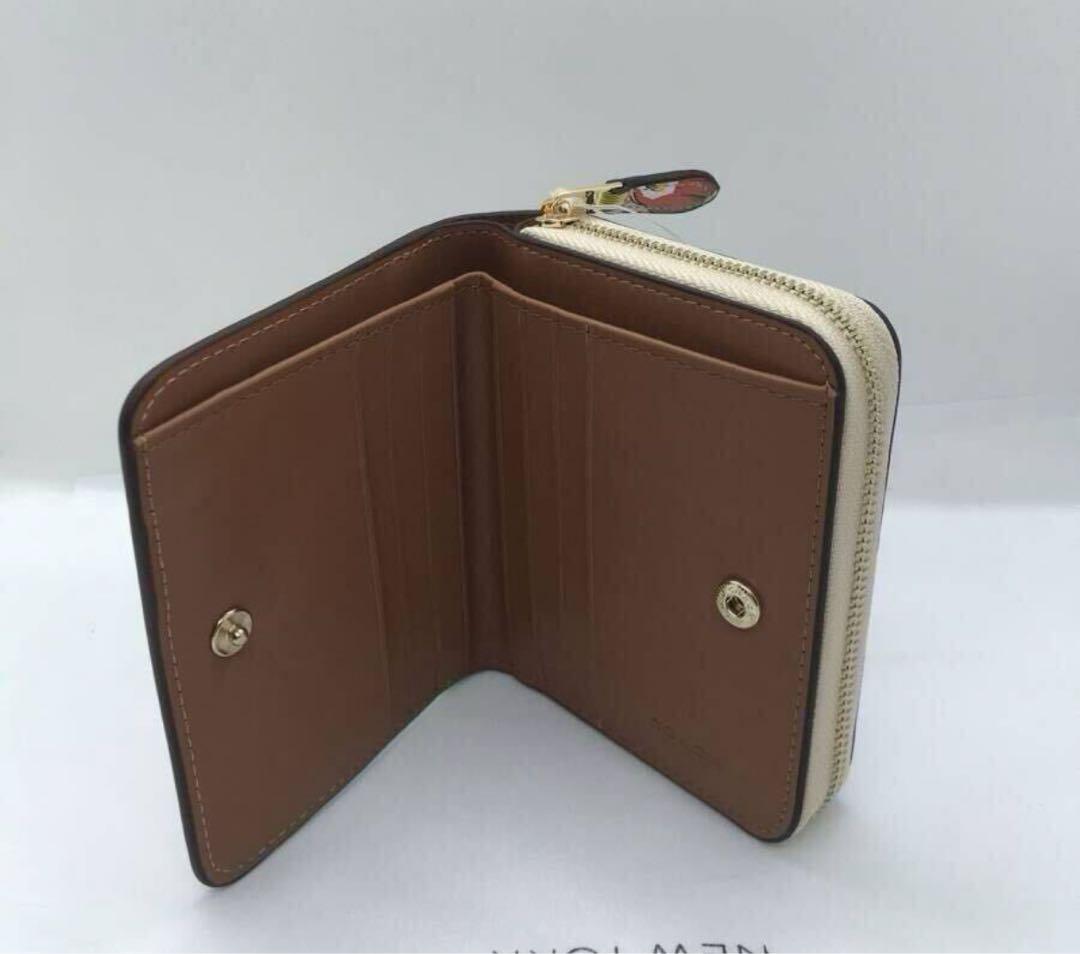 新品　COACH 二つ折り財布　花柄
