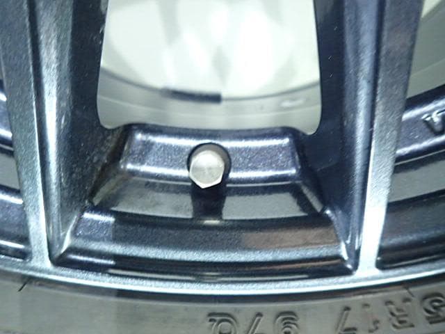 B824【送料無料】スタッドレスタイヤ 225/55R17 4本セット