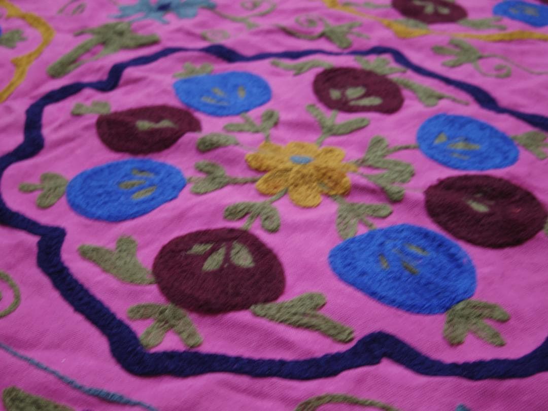 #87 スザニ刺繍 / インド / ラリーキルト / カンタキルト / 薄手
