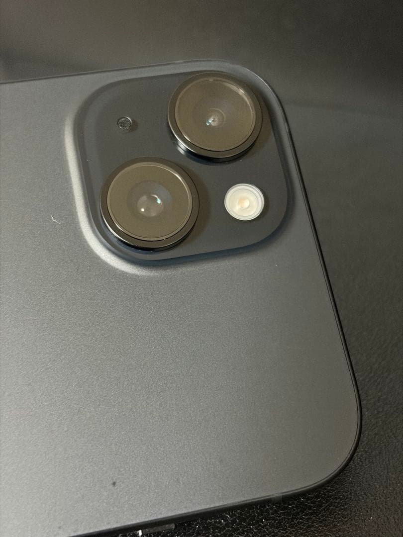 【訳あり】 iPhone15 128GB ブラック 本体 画面割れ